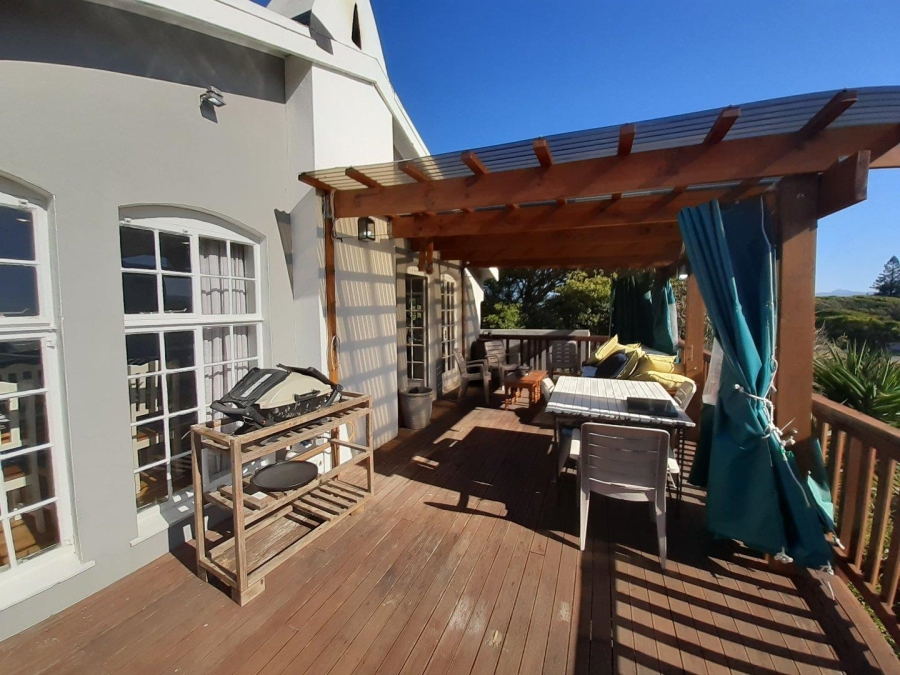 5 Bedroom Property for Sale in Paradise Beach Eastern Cape